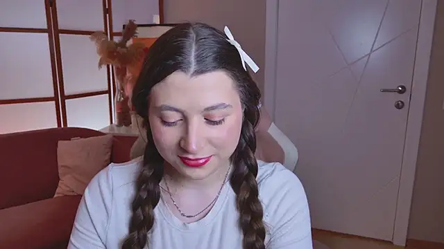 Queen Michelle  online show from January 13, 9:08 pm