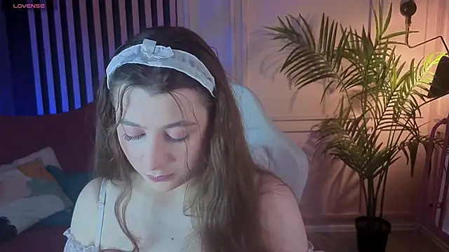 Snapshot of Queen_Michelle_ chatting on September 29, 7:04 am Queen Michelle online show from September 29, 7:04 am