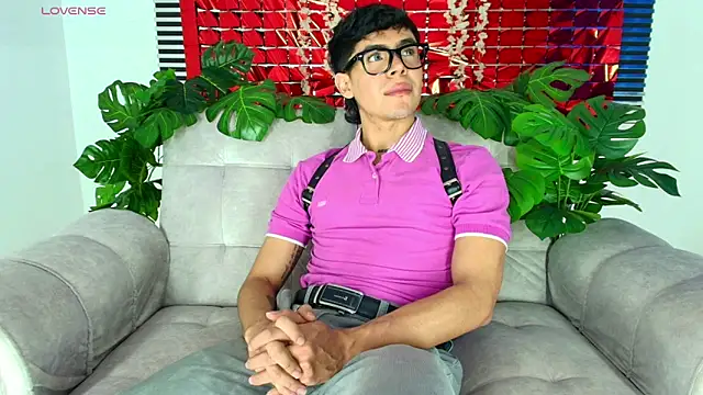 CamiiGuzmanX online show from February 25, 8:52 pm