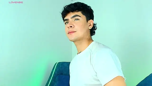 CamiiGuzmanX online show from December 15, 8:14 pm