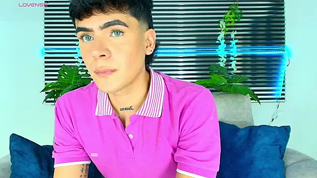 CamiiGuzmanX online show from December 19, 8:44 pm