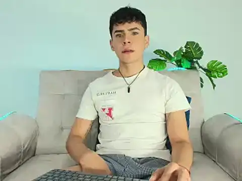 CamiiGuzmanX online show from September 20, 7:30 pm