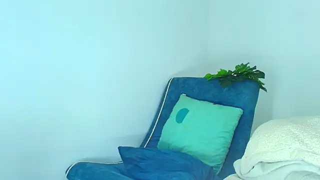 CamiiGuzmanX online show from November 12, 9:40 pm