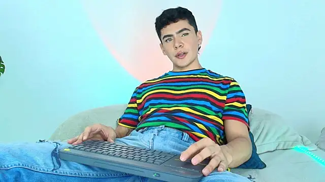 CamiiGuzmanX online show from October 21, 7:46 pm