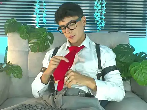 Snapshot of CamiiGuzmanX chatting on June 6, 9:20 pm CamiiGuzmanX online show from June 6, 9:20 pm