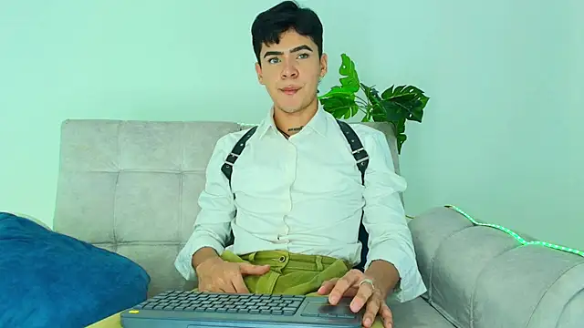 CamiiGuzmanX online show from September 29, 8:58 pm