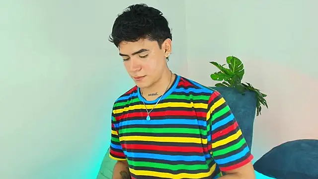 CamiiGuzmanX online show from December 3, 9:25 pm