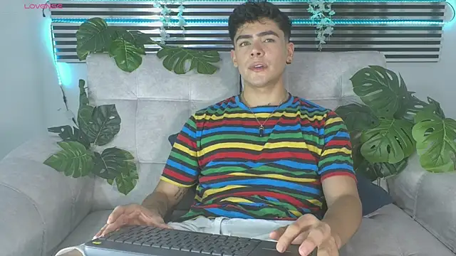 CamiiGuzmanX online show from May 23, 9:25 pm
