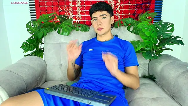 CamiiGuzmanX online show from February 21, 9:39 pm