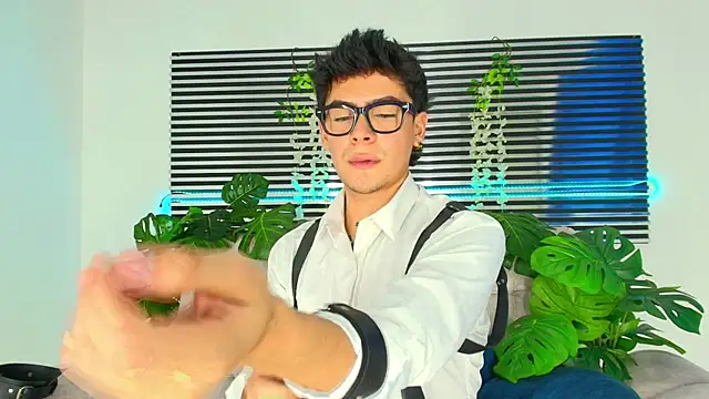 CamiiGuzmanX online show from March 5, 10:16 pm