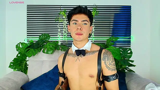 CamiiGuzmanX online show from March 3, 9:22 pm