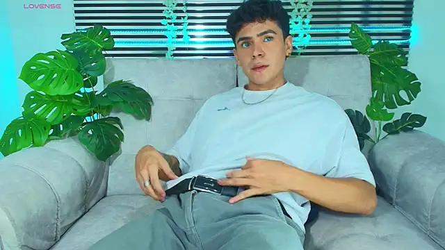 CamiiGuzmanX online show from April 8, 11:39 pm