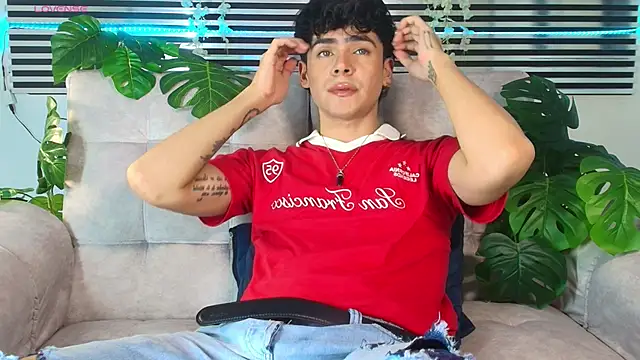 CamiiGuzmanX online show from May 20, 9:23 pm