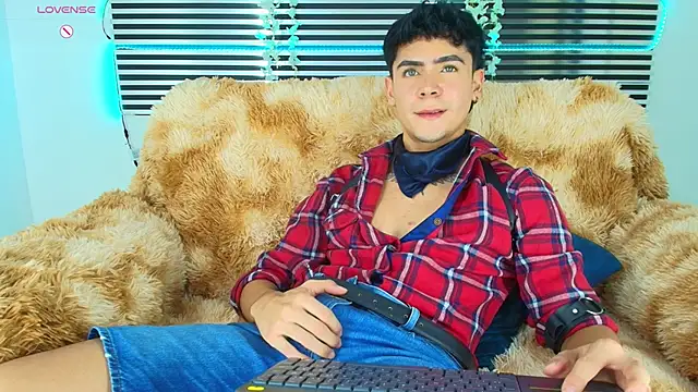 CamiiGuzmanX online show from May 4, 7:50 pm
