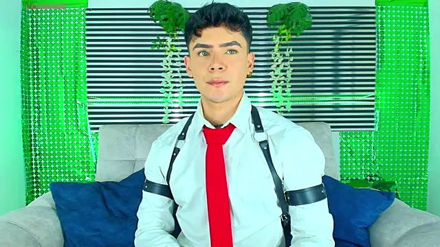 CamiiGuzmanX online show from March 20, 8:21 pm