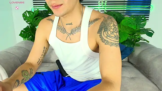 CamiiGuzmanX online show from March 4, 9:44 pm