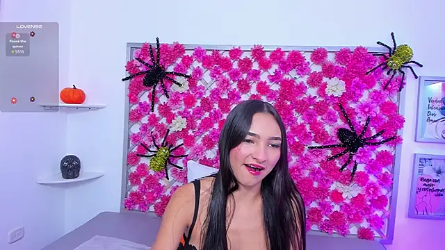 hannah miller 1 online show from October 9, 11:44 am