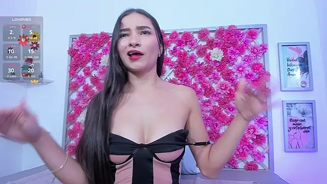 Snapshot of hannah_miller_1 chatting on January 7, 12:54 pm hannah miller 1 online show from January 7, 12:54 pm