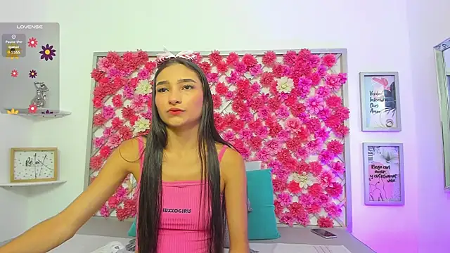 hannah miller 1 online show from October 3, 11:23 am