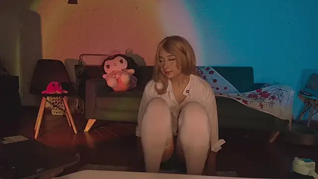 Snapshot of kaori_77 chatting on December 14, 3:46 am kaori 77 online show from December 14, 3:46 am