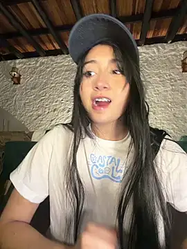 Snapshot of kaori_77 chatting on June 19, 5:24 am kaori 77 online show from June 19, 5:24 am