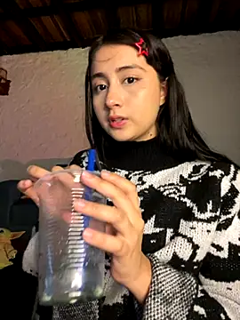 Snapshot of kaori_77 chatting on December 1, 4:02 am kaori 77 online show from December 1, 4:02 am