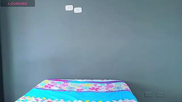 Snapshot of AntonellaaRossii chatting on November 13, 4:00 pm AntonellaaRossii online show from November 13, 4:00 pm