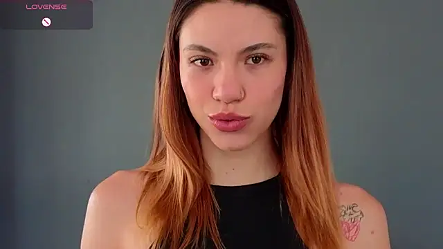 Snapshot of AntonellaaRossii chatting on December 3, 1:10 pm AntonellaaRossii online show from December 3, 1:10 pm