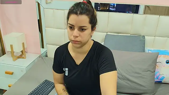 gisell gomez online show from December 18, 12:09 pm