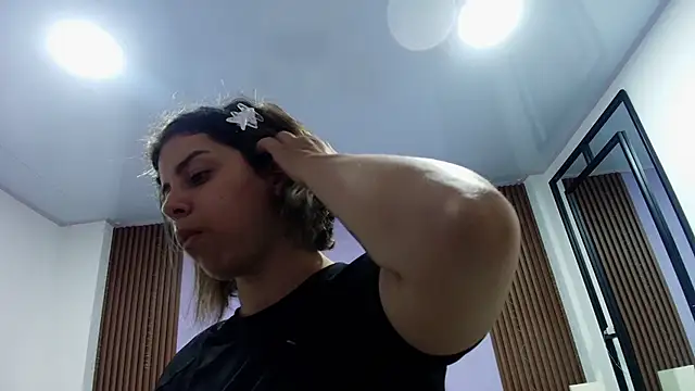 gisell gomez online show from February 19, 7:55 pm