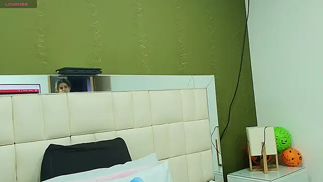 gisell gomez online show from October 26, 12:05 pm