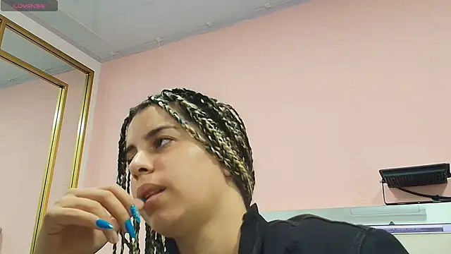 gisell gomez online show from November 28, 12:27 pm