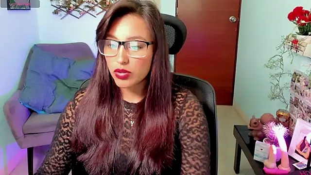 Cameroon-Diaz online show from February 6, 2:13 pm