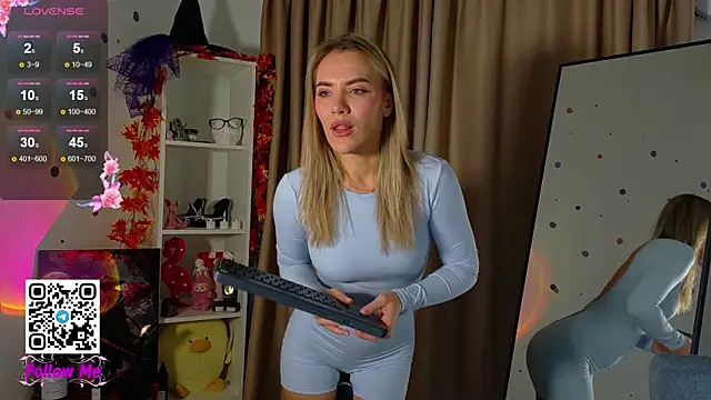 HoneyJohansson online show from November 13, 6:17 am