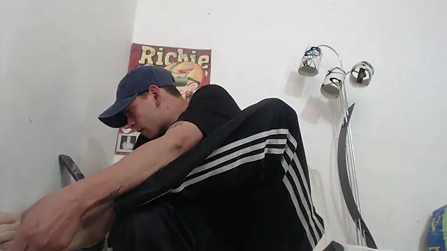 Thomasjons  online show from December 19, 7:49 pm