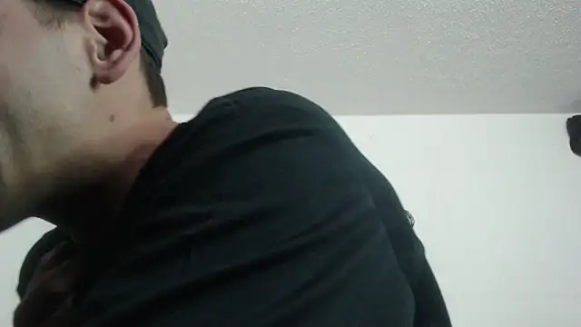 Thomasjons  online show from December 23, 1:05 am