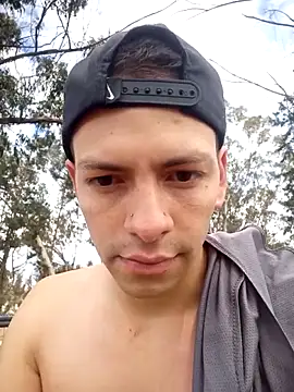 Snapshot of Thomasjons_ chatting on December 4, 4:50 pm Thomasjons online show from December 4, 4:50 pm