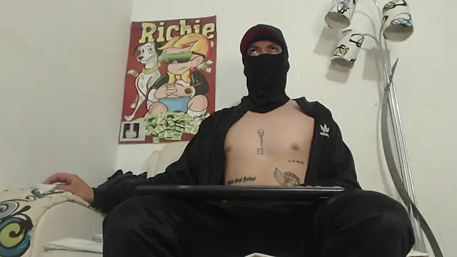 Snapshot of Thomasjons_ chatting on November 14, 6:06 am Thomasjons online show from November 14, 6:06 am