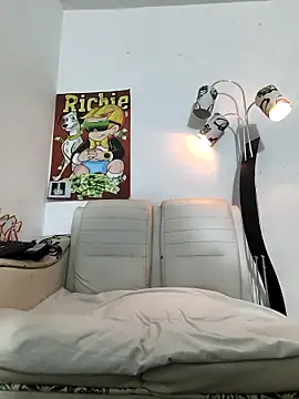 Thomasjons  online show from February 13, 1:49 am