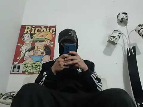 Snapshot of Thomasjons_ chatting on November 5, 2:14 am Thomasjons online show from November 5, 2:14 am