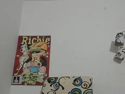 Snapshot of Thomasjons_ chatting on October 22, 1:27 am Thomasjons online show from October 22, 1:27 am