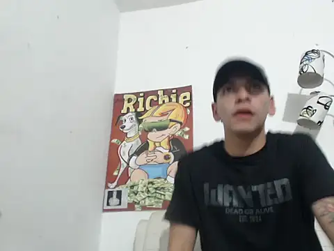 Snapshot of Thomasjons_ chatting on October 23, 2:32 am Thomasjons online show from October 23, 2:32 am