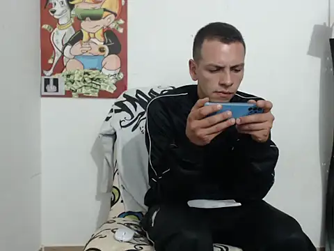 Snapshot of Thomasjons_ chatting on September 26, 1:45 am Thomasjons online show from September 26, 1:45 am