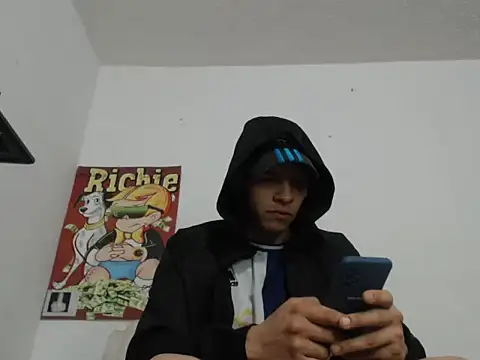 Snapshot of Thomasjons_ chatting on November 3, 3:45 am Thomasjons online show from November 3, 3:45 am