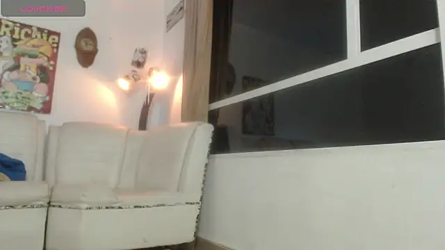 Thomasjons  online show from April 23, 3:13 am