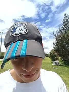 Thomasjons  online show from June 6, 4:34 pm