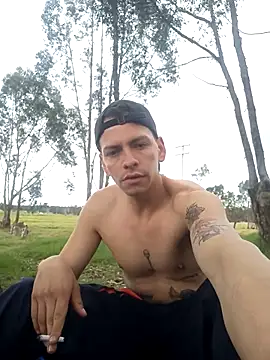 Snapshot of Thomasjons_ chatting on November 24, 3:56 pm Thomasjons online show from November 24, 3:56 pm