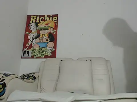 Snapshot of Thomasjons_ chatting on October 28, 3:07 am Thomasjons online show from October 28, 3:07 am