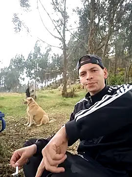 Snapshot of Thomasjons_ chatting on November 13, 6:01 pm Thomasjons online show from November 13, 6:01 pm