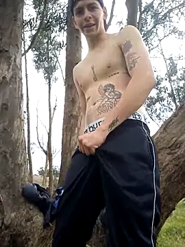 Snapshot of Thomasjons_ chatting on November 26, 2:39 pm Thomasjons online show from November 26, 2:39 pm